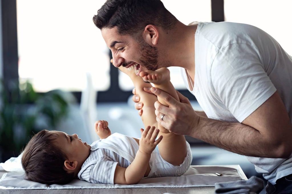 La table à langer : l'indispensable des jeunes parents