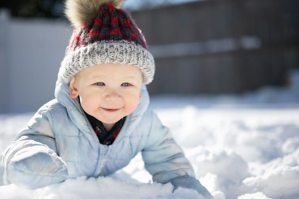 Comment habiller bébé en hiver : guide complet pour garder votre tout-petit bien au chaud
