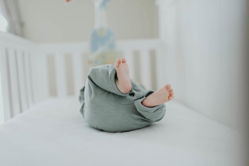 Le lit à barreaux : un choix sûr et confortable pour bébé
