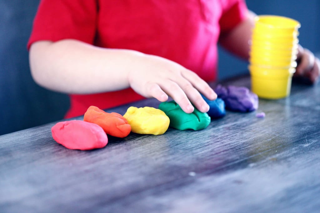 La pâte à modeler et ses bienfaits pour les enfants
