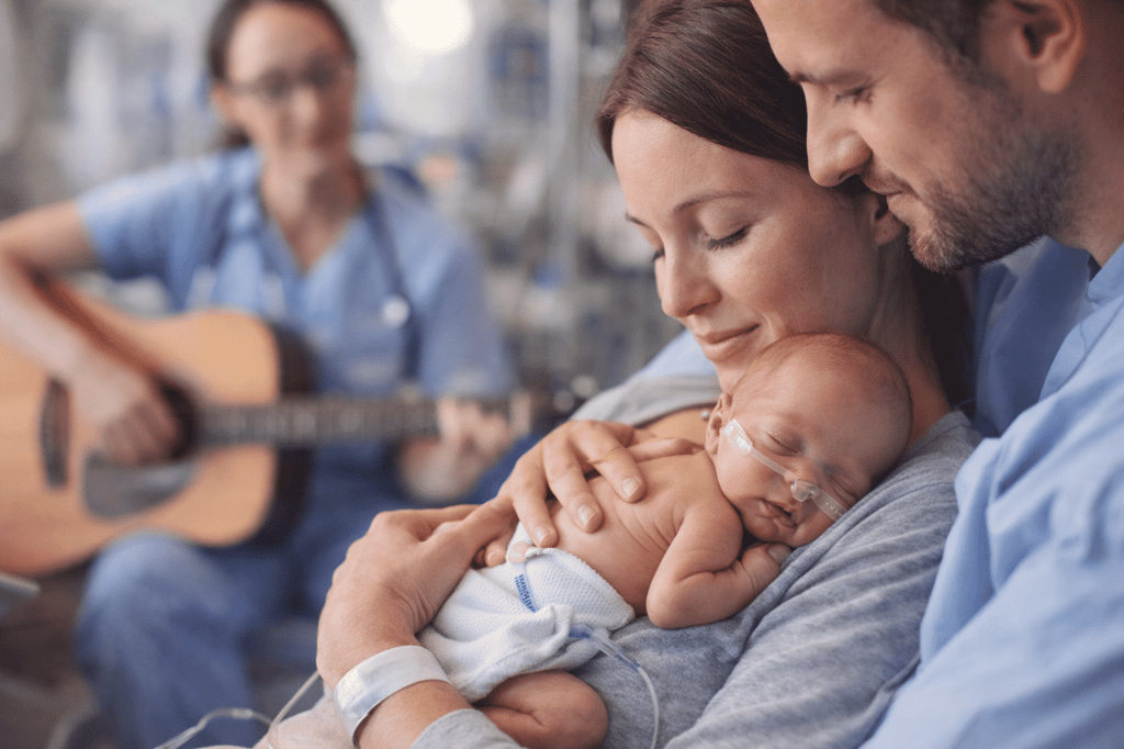 Prématurés : comment la musicothérapie aide les bébés et leurs parents