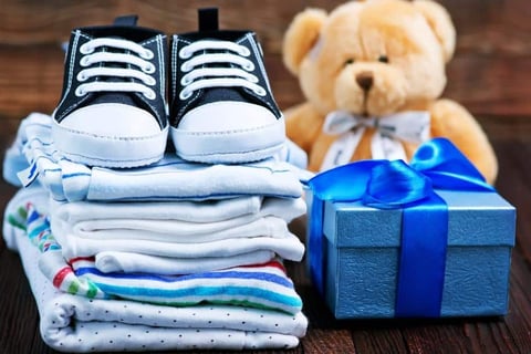 10 idées de cadeaux incontournables pour un bébé de 1 an