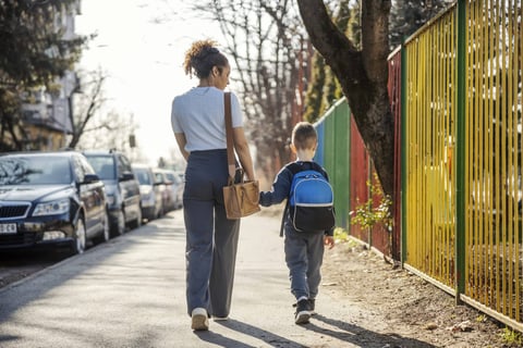 Être parent solo : défis, émotions et ressources pour avancer sereinement