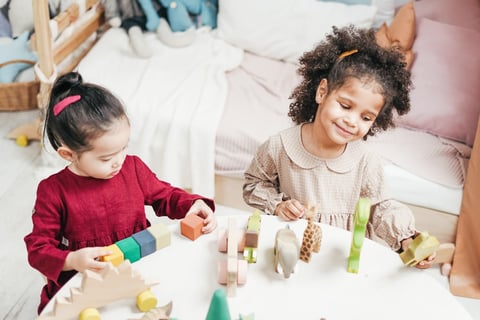 Pourquoi acheter des jouets Montessori pour bébé ?