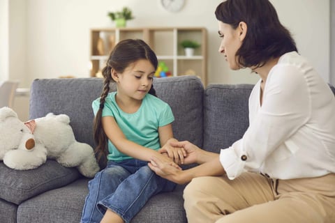 L’enfant qui cherche constamment le dernier mot : besoin d’exister ou peur du conflit ?