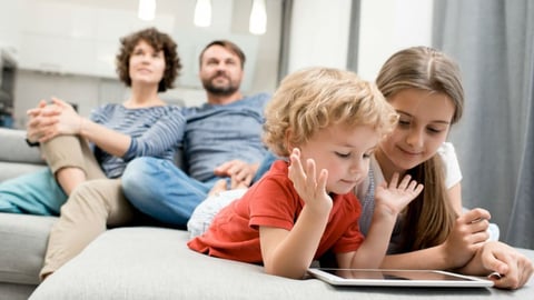Les enfants et les écrans, le désarroi des parents