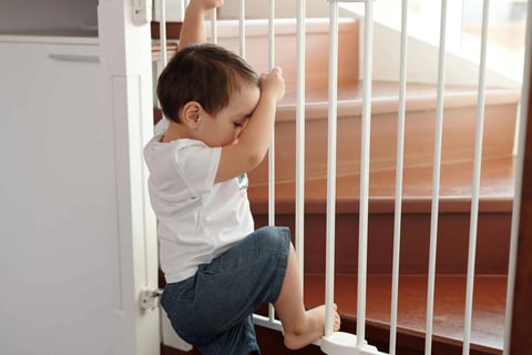 Les indispensables pour protéger bébé à la maison
