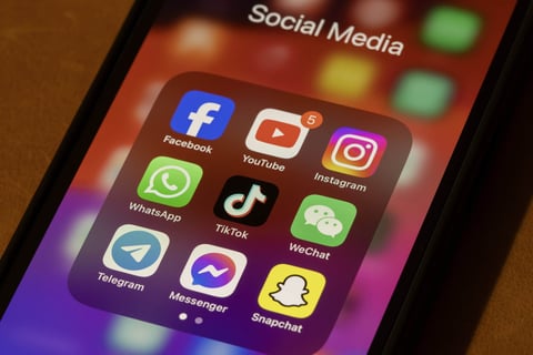 Santé mentale et réseaux sociaux : TikTok est-il une source fiable pour les adolescents ?