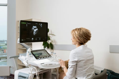 Soins grossesse : suivi médical et accompagnement