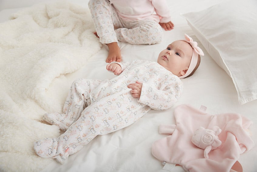 bébé-en-pyjama