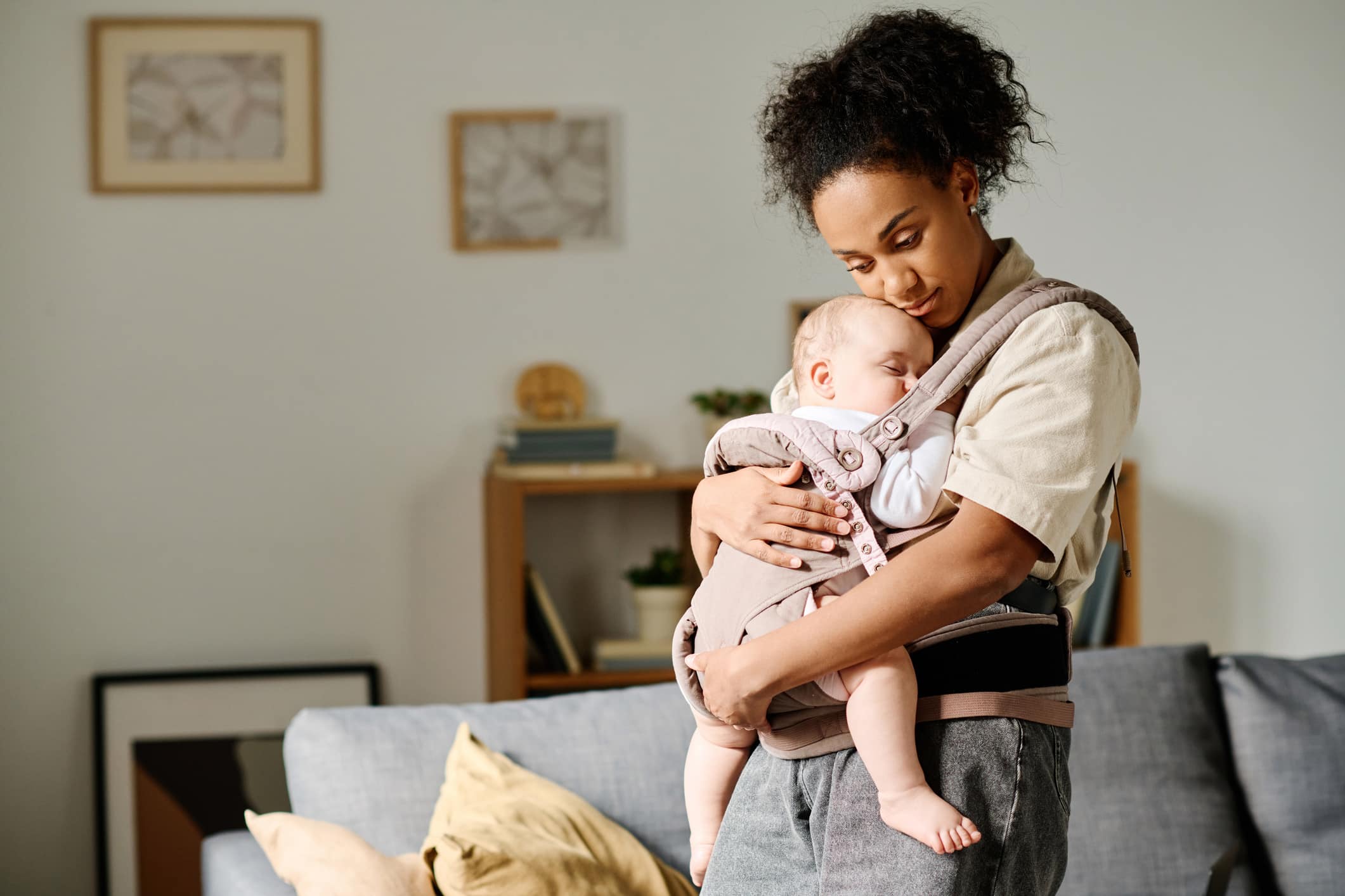 2-des-idees-de-cadeaux-pour-une-jeune-maman-combiner-bien-etre-praticite-et-emotion